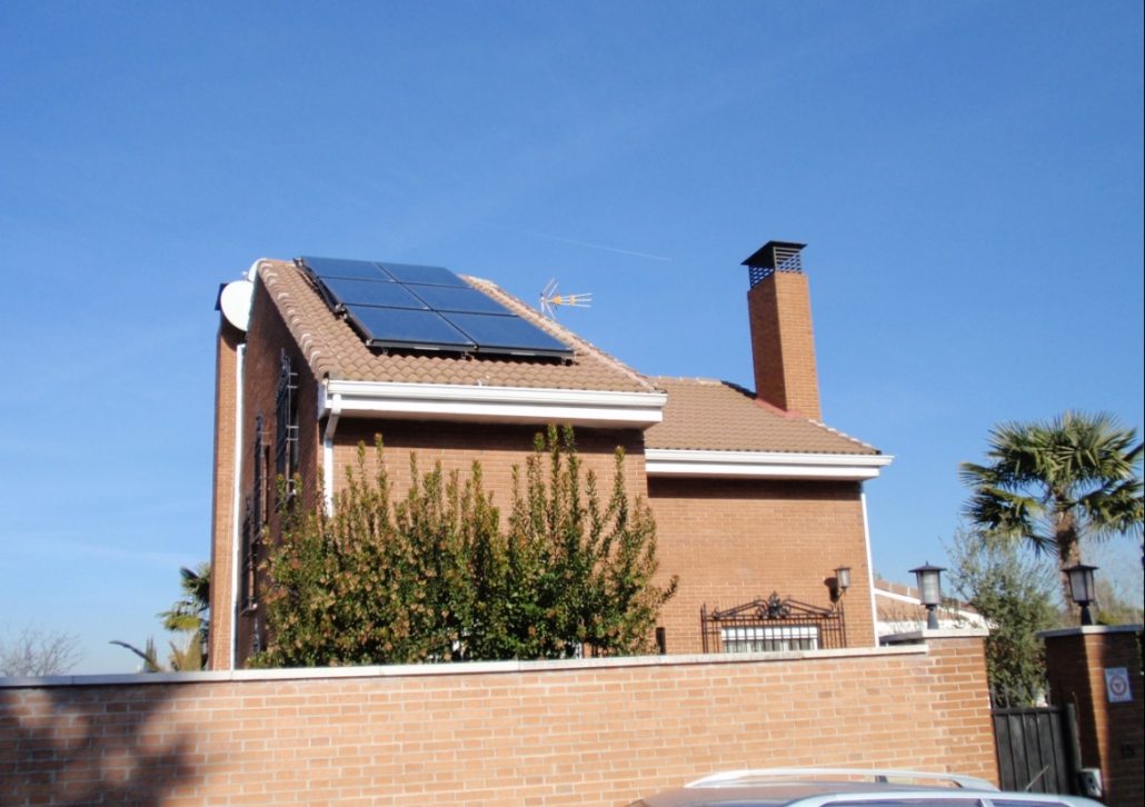 MANTENIMIENTO DE PLACAS SOLARES EN UNA OFICINA EN ARGANDA DEL REY